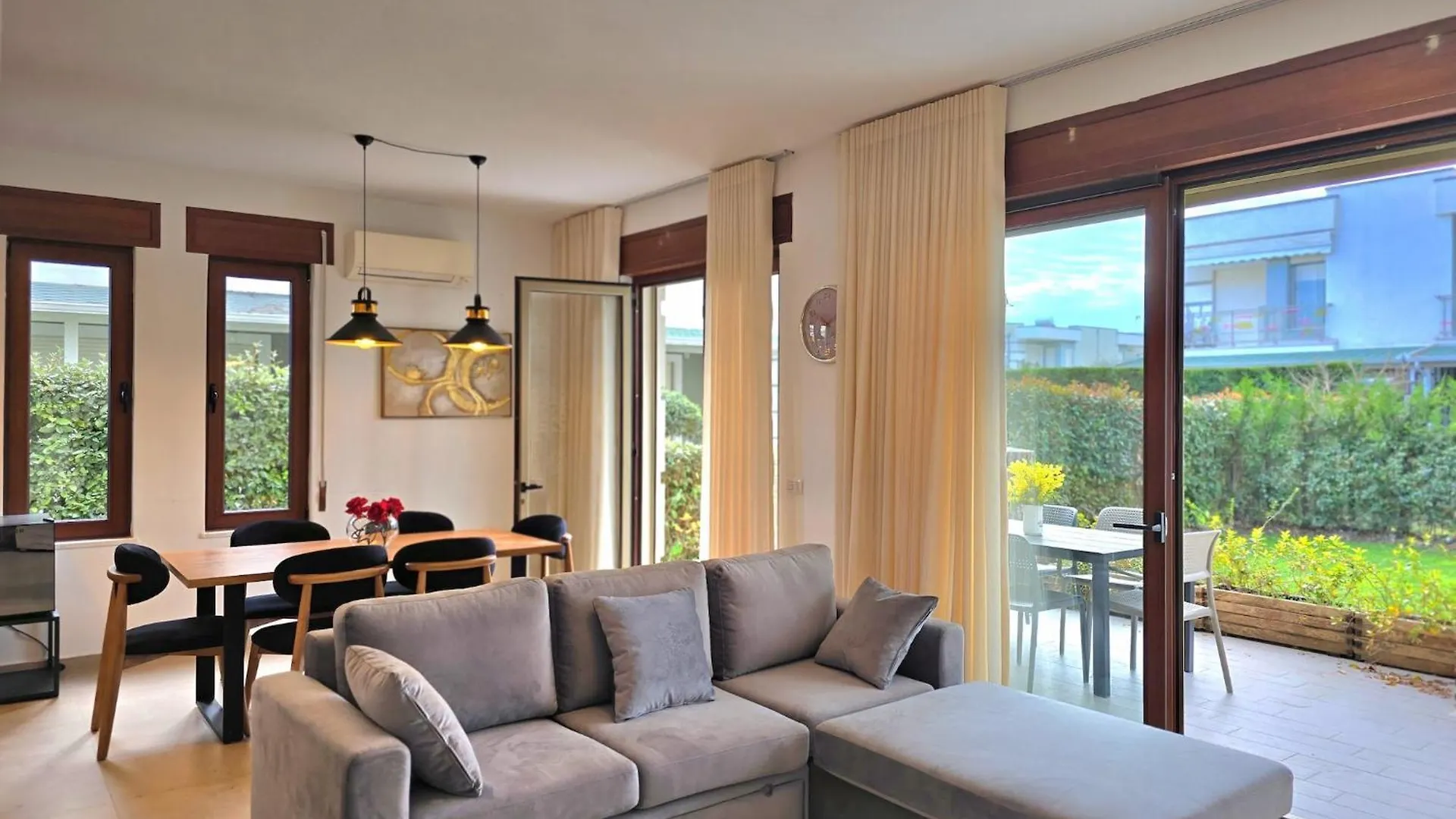Secure & Stylish Villa In Gjiri I Lalzit Plazhi San Pietro