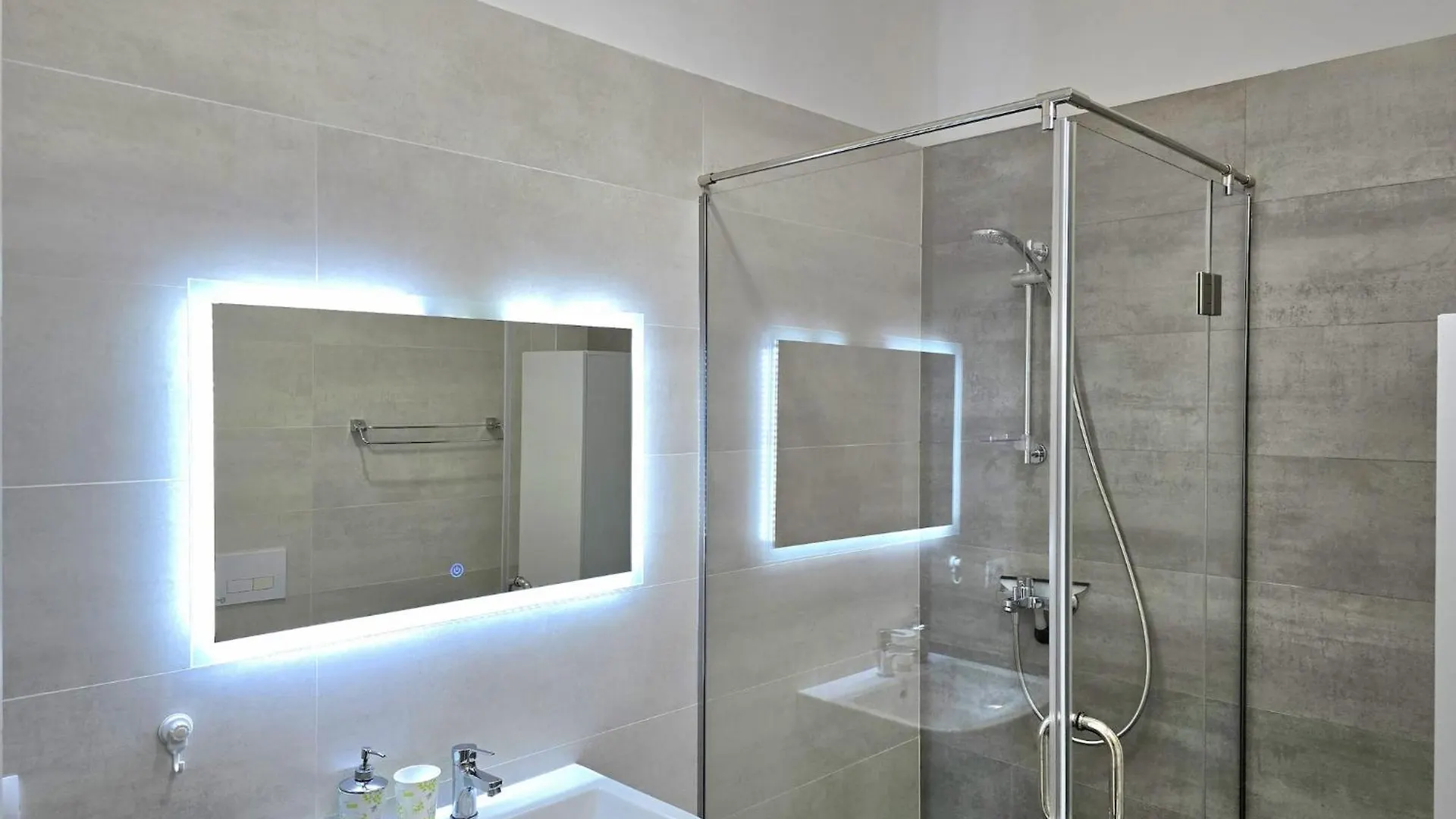 Secure & Stylish Villa In Gjiri I Lalzit Plazhi San Pietro Albania