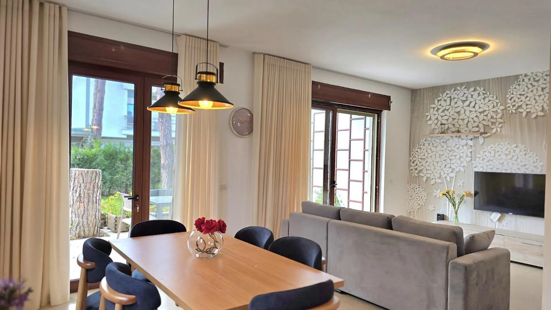 Secure & Stylish Villa In Gjiri I Lalzit Plazhi San Pietro 0*,