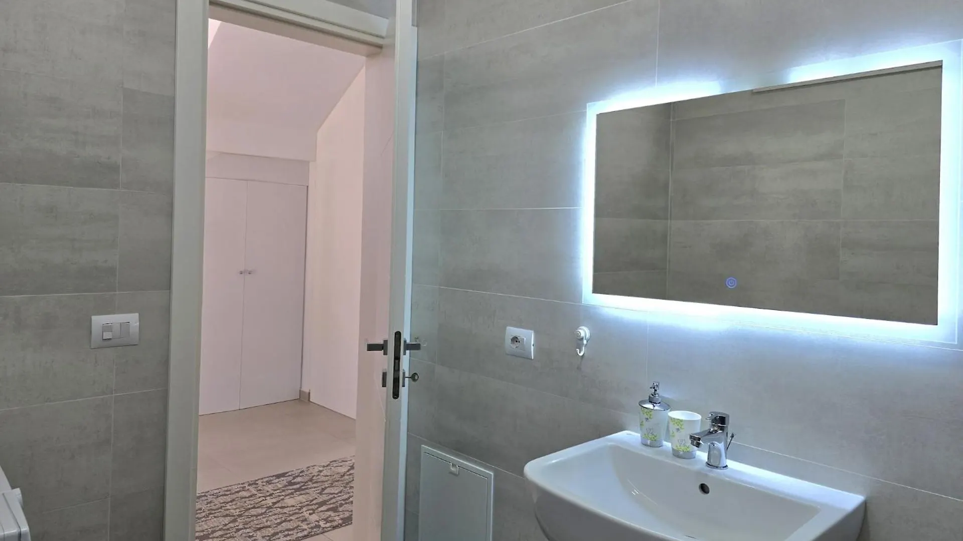 Secure & Stylish Villa In Gjiri I Lalzit Plazhi San Pietro