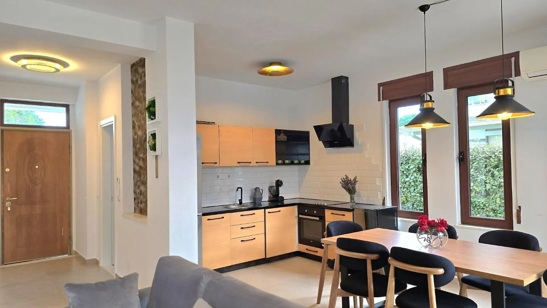 Secure & Stylish Villa In Gjiri I Lalzit Plazhi San Pietro Albania